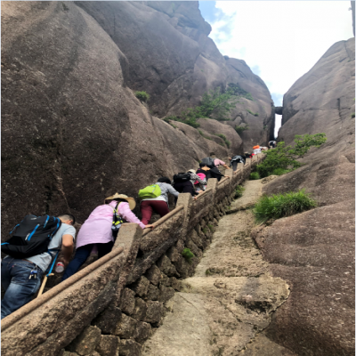 2018公司黄山行，团队、责任、勇攀高峰。